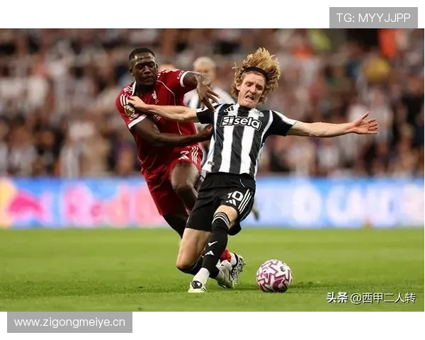 利物浦重建进程步入新阶段,球队阵容稳定性与体系磨合逐步形成正向反馈 利物浦重建进程步入新阶段,球队阵容稳定性与体系磨合逐步形成正向反馈