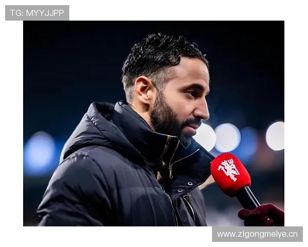 曼联主帅新战术体系引发巨大争议：阵容混乱背后的豪门衰落真相！