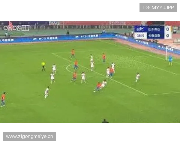 山东泰山节奏混乱加剧,失控表现背后暴露中场组织与攻防转换问题 山东泰山节奏混乱加剧,失控表现背后暴露中场组织与攻防转换问题