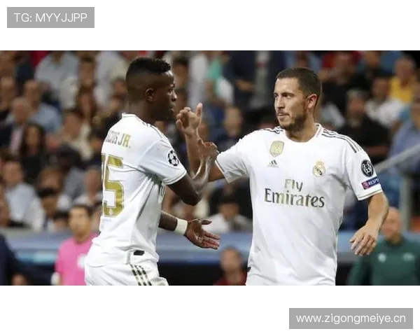 特里皮尔vs维尼修斯：速度型边锋防守应对解析