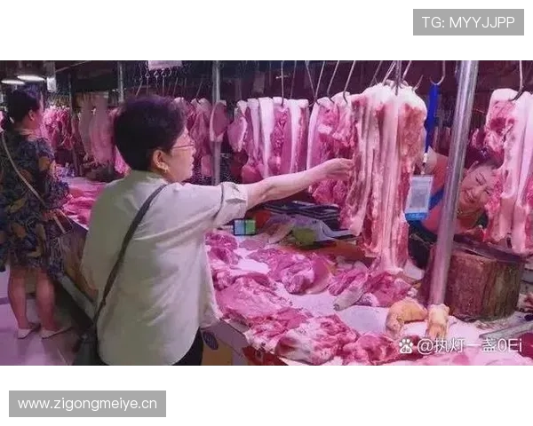 吕小军训练场上雷厉风行，下班后居然爱逛菜市场买便宜货？