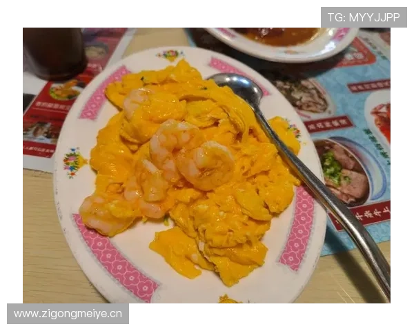 拉菲尼亚家的冰箱里塞满了能量饮料，连矿泉水都得排队